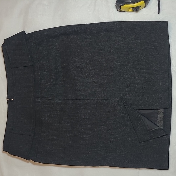 Coco & Tashi Straight Mid-length Skirt - Picture 4 of 4